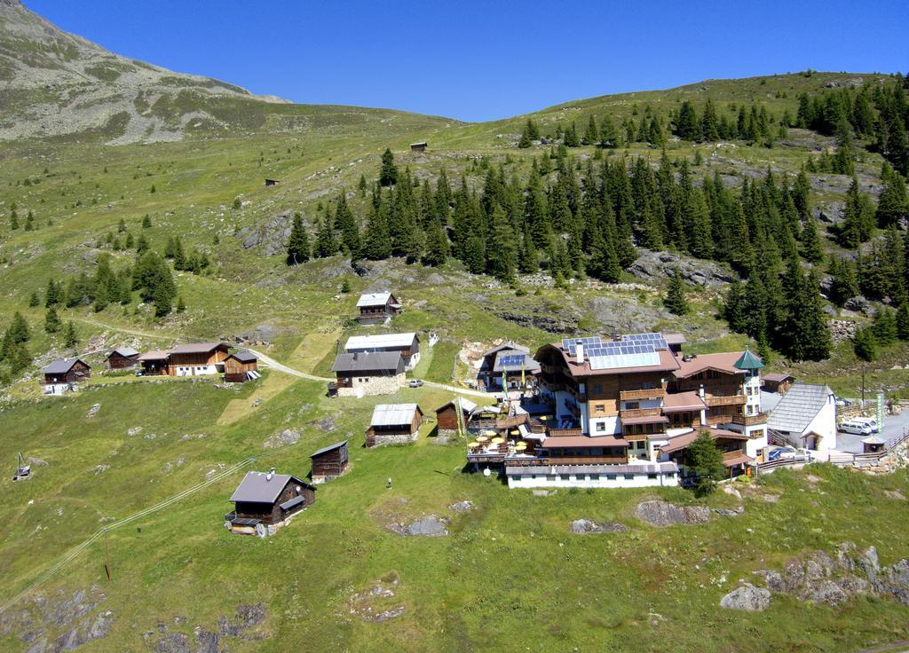 Hotel Silbertal - Almhuetten Зельден Номер фото
