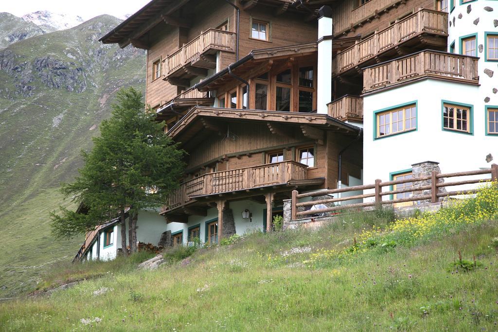 Hotel Silbertal - Almhuetten Зельден Номер фото